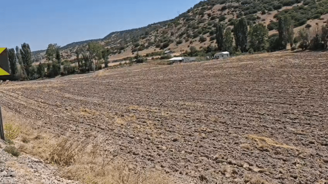 AKPINAR YOLU ÜSTÜ 18 DÖNÜM SATILIK TARLA